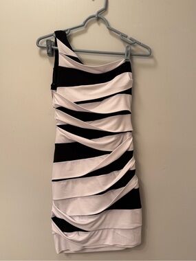 Ruby Rox Black and White One-Shoulder Layered Dress Size S